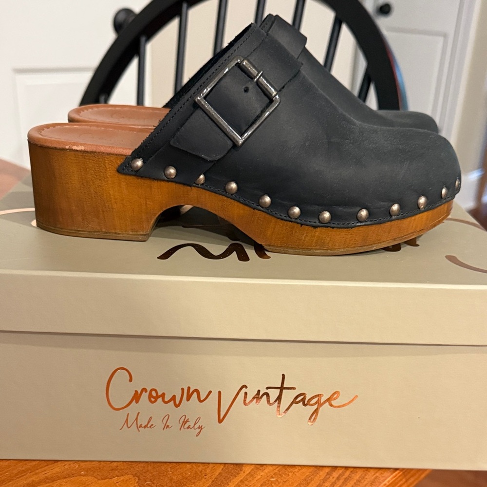 Crown Vintage Black and Brown Mules